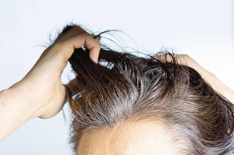 How to hide gray hair without dye? This 1 euro kitchen product is enough for 3 Fight gray hair