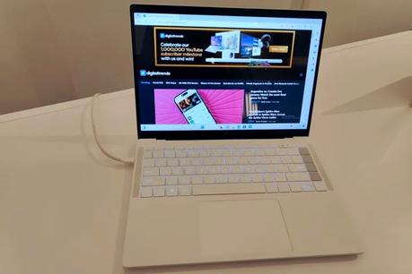 HP Dragonfly Pro targets potential MacBook buyers at CES 2023 HP Dragonfly Pro targets potential MacBook buyers at CES 2023