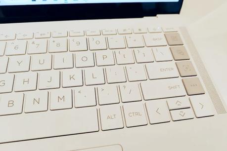 HP Dragonfly Pro targets potential MacBook buyers at CES 2023 HP Dragonfly Pro targets potential MacBook buyers at CES 2023