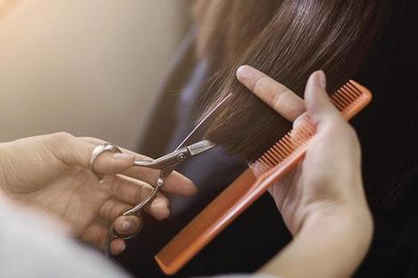 Lunar haircut calendar for January 2023: when is the best time to dye and cut hair? 4 Get a haircut