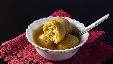 Healthy Dessert: How To Make Nolen Gur Rasgulla In Just 30 Mins