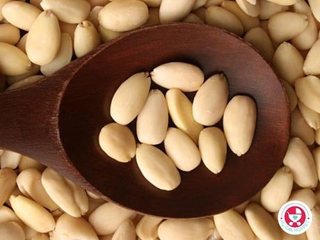 8 Common Concerns about Eating Almonds during Pregnancy