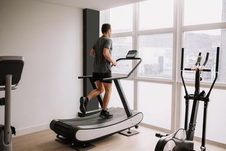 What Is the Difference between Manual and Automatic Treadmill Machines?