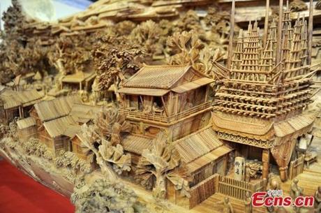 longest-wood-carving4