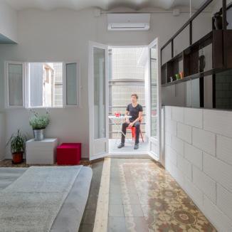 Renovation in an apartment in Barcelona by Nook Architects