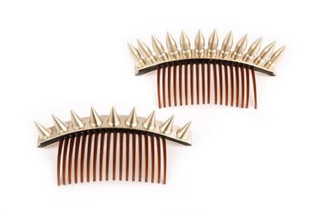 Solene comb, comb with bullets, and 312 euros Solinne comb with spades, 312 euros
