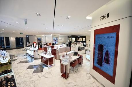 The new SK-II Robinsons Orchard Counter ... Now just imagine it with lots of festivities going on!! 