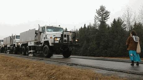 Susan Levi-Peters, former Elsipogtog chief, blocked SWN Resources Canada trucks on Highway 11 near Rexton on Wednesday. (Jennifer Choi/CBC)