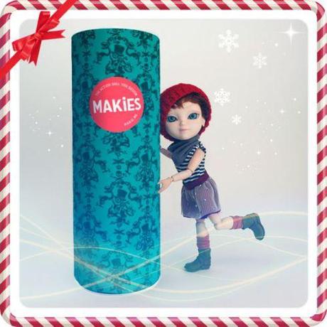 Makie's Cutie Holiday doll/package