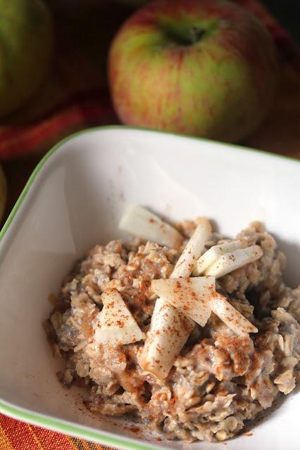 Vegan Apple Cinnamon Oatmeal with Homemade Apple Sauce