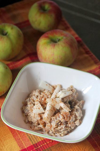 Vegan Apple Cinnamon Oatmeal with Homemade Apple Sauce