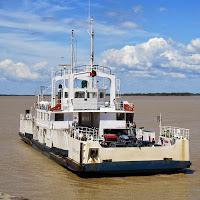 Ferry 'cross the Gironde: the Lamarque-Blaye boat connection (and ghost railway station)