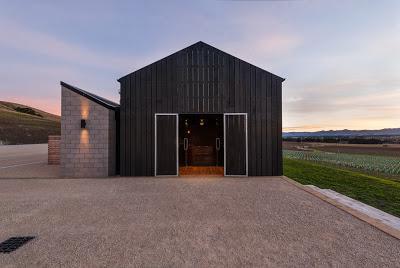 build | vineyard house + tasting room in new zealand