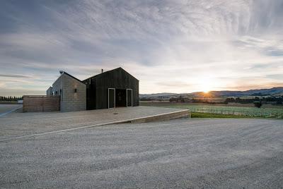 build | vineyard house + tasting room in new zealand