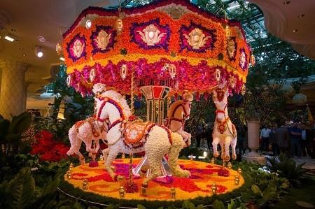 Steve Wynn Unveils Floral Sculptures by Event Designer, Preston Bailey