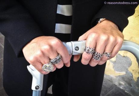 reminiscence rings on a trendy mom with stylish mom street style