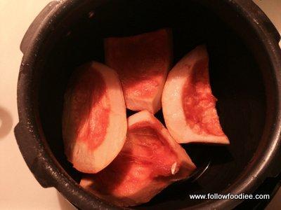 PUMPKIN PUREE - PRESSURE COOKER METHOD