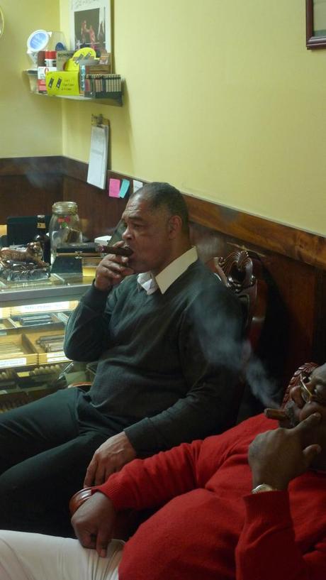 Renaldo Snipes and Darryl / NYC Fine Cigars, New York, NY / Leica D-Lux 4
