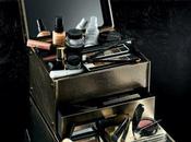 Holidays Gift Guide Bobbi Brown Deluxe Beauty Trunk