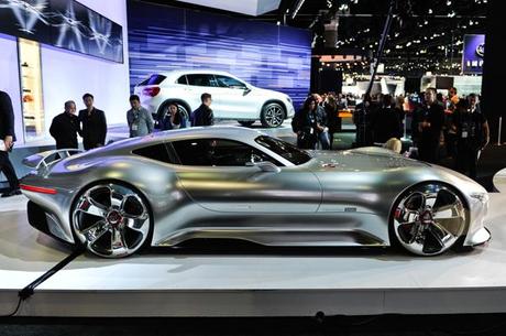 Mercedes-Benz-AMG-Vision-Gran-Turismo-Concept-side-view