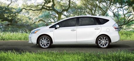 2014 Toyota Prius v Family Hybrid