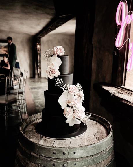 Black And White Wedding Flowers: Ideas That Give A Timeless Look