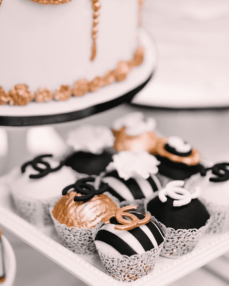 black and gold cakes cupcakes luxury ideas