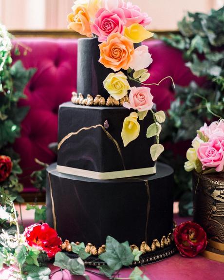 black and gold cakes elegant ideas with flowers