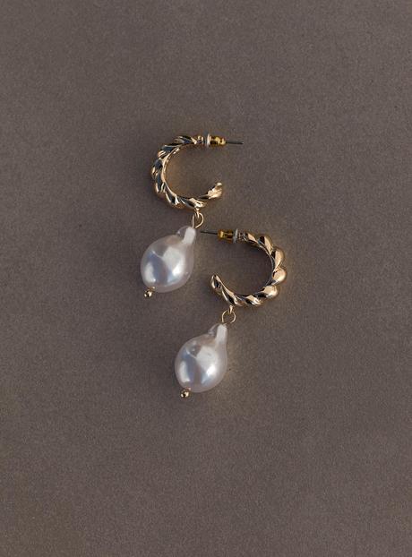 Fake it Till You Make It – A Guide to Affordable Baroque Pearls