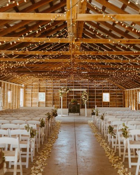 best illinois wedding venues barn indoor