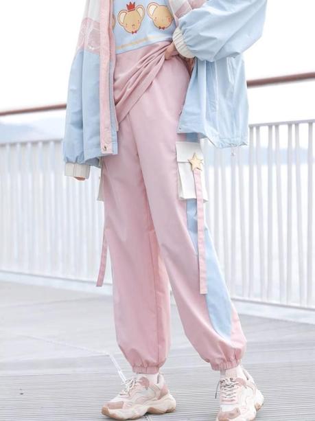 Baggy outfit ideas for the kawaii aesthetic (You can have both!)