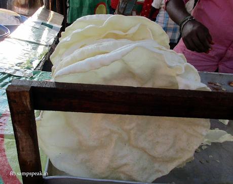 frying deep in oil - the tasty, crunchy Appalam !!