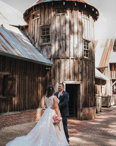 wedding venues in georgia bride groom wooden barn