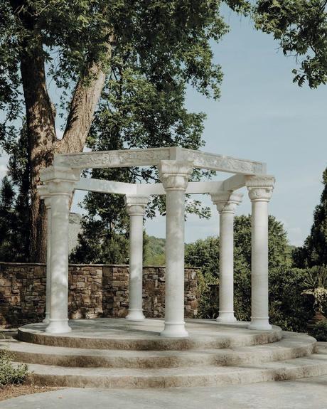 wedding venues in georgia outdoor arch