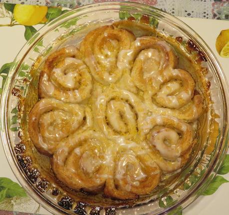 Sticky Sweet Lemon Rolls