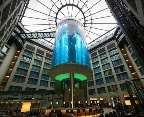 AquaDom-world’s largest cylindrical aquarium
