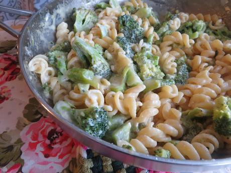 One Pot Creamy Broccoli Pasta