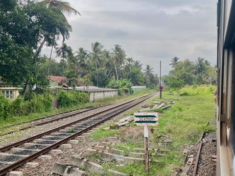 colombo-to-weligama-sri-lankan-train-journey