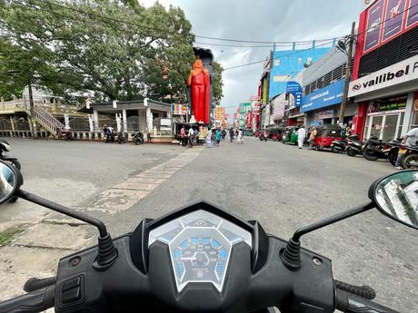 Riding-a-motorbike-scooter-in-sri-lanka