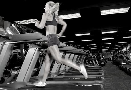 How to Use a Treadmill Machine - Let go of the rails