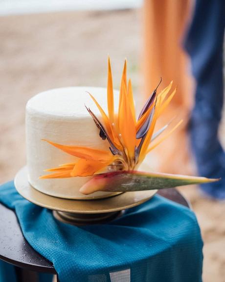 beach wedding one layer cake with flowers