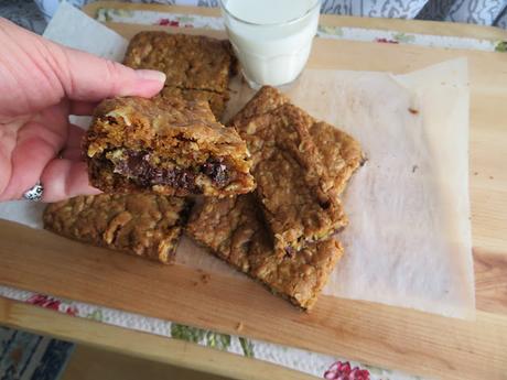 Oatmeal Chocolate Chip Cookie Bars