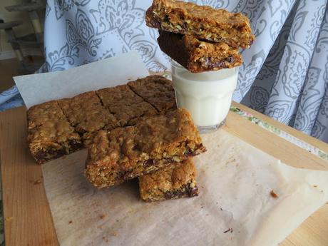 Oatmeal Chocolate Chip Cookie Bars