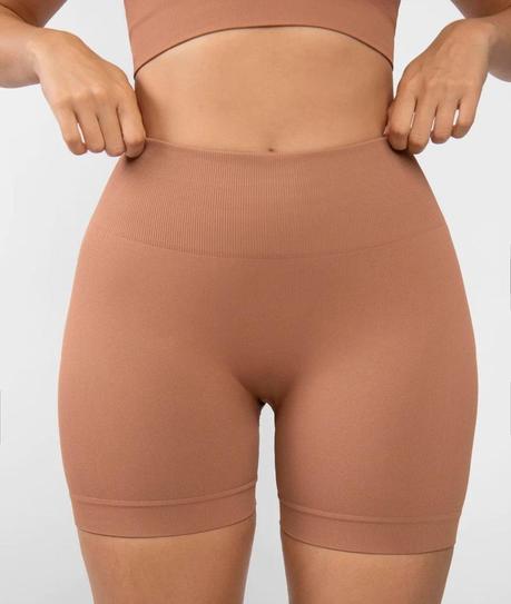 How To Boost Your Yoga Activity With The Right Activewear How To Boost Your Yoga Activity With The Right Activewear