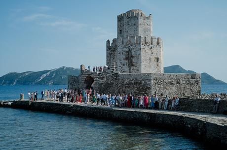 lovely-summer-wedding-castle-greece_26x
