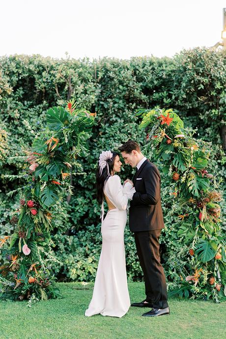 chic-tropical-wedding-in-athens-colorful-blooms_03