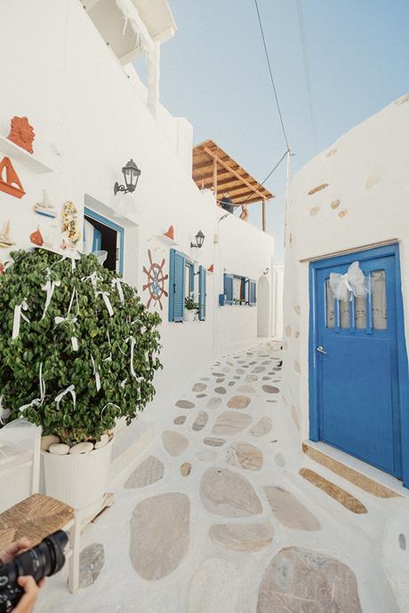 Beautiful summer wedding in the gorgeous island of Paros│Venia & George beautiful-summer-wedding-paros-gorgeous-island_05