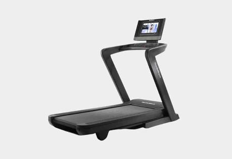 Types of Treadmills - Motorized Treadmill with Screen