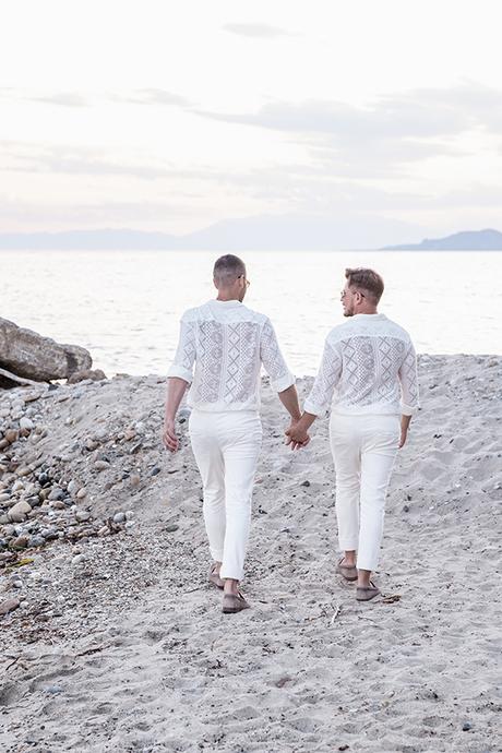 beach-same-sex-wedding-chalkidiki-lovely-vibes_03x
