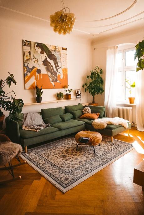 7 Easy Ways to Make Your Living Room Cozier & Snugglier